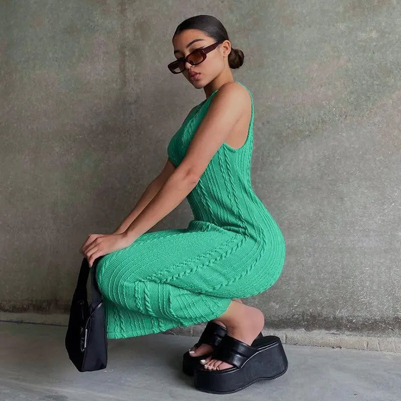 Chic Knit Midi Dress – Elegant, Trendy & Effortlessly Stylish