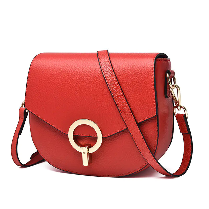 Circle Clasp Crossbody – Sleek Leather Saddle Bag
