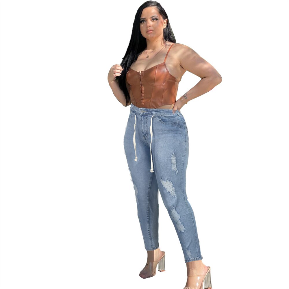 Women's Mid Rise Distressed Trouser