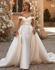 Charming Gown With A Ruched Bodice And Removeable Train